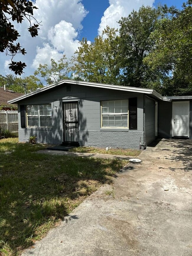 Photo - Fully Renovated 3/1 Single Family Available Now!