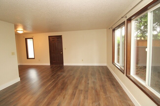 Photo - 1680 SE Rex St Unidad 2
