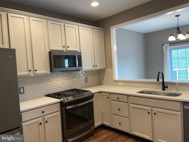 Photo - 296 N Caldwell Cir