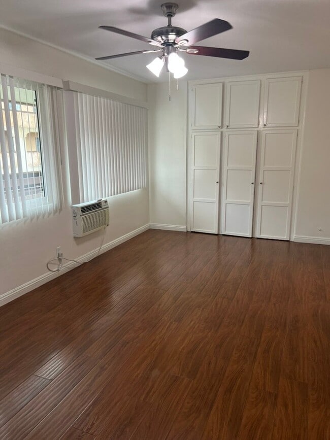 Photo - 214 W Maple St