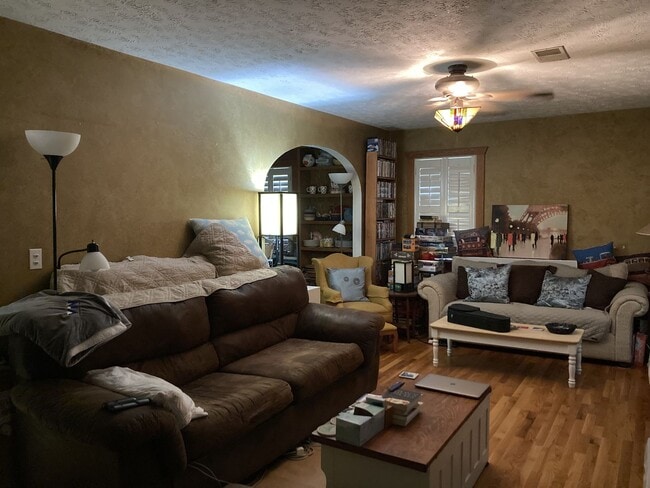 Photo - 251 N Cedarbrook Dr
