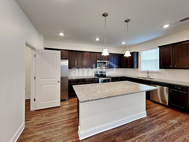 Photo - 3710 Lk Blf Lp