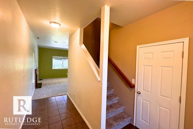 Photo - STUNNING 3 Bed/2.5 Bath House in Medford