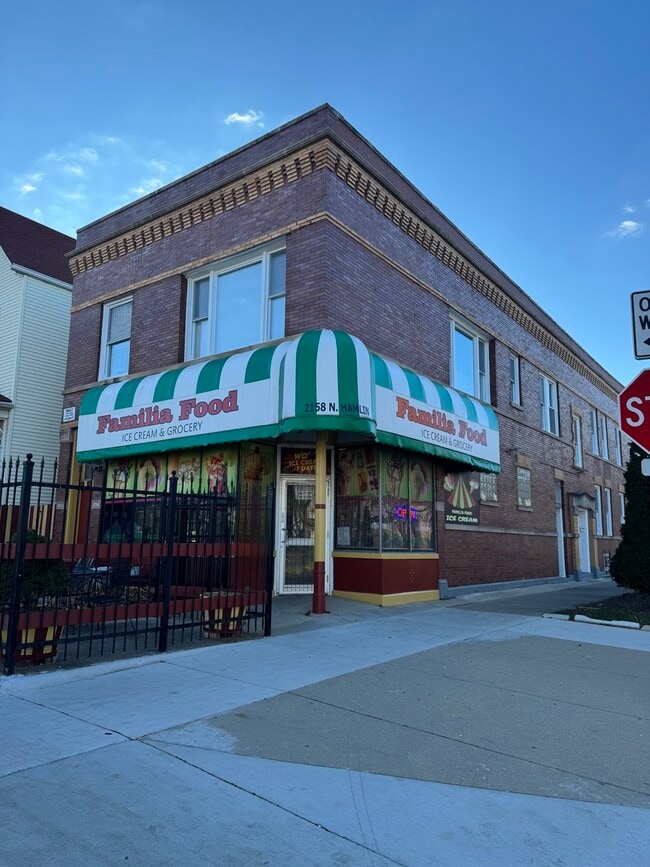 Building Photo - 2158 N Hamlin Ave Unit 1R