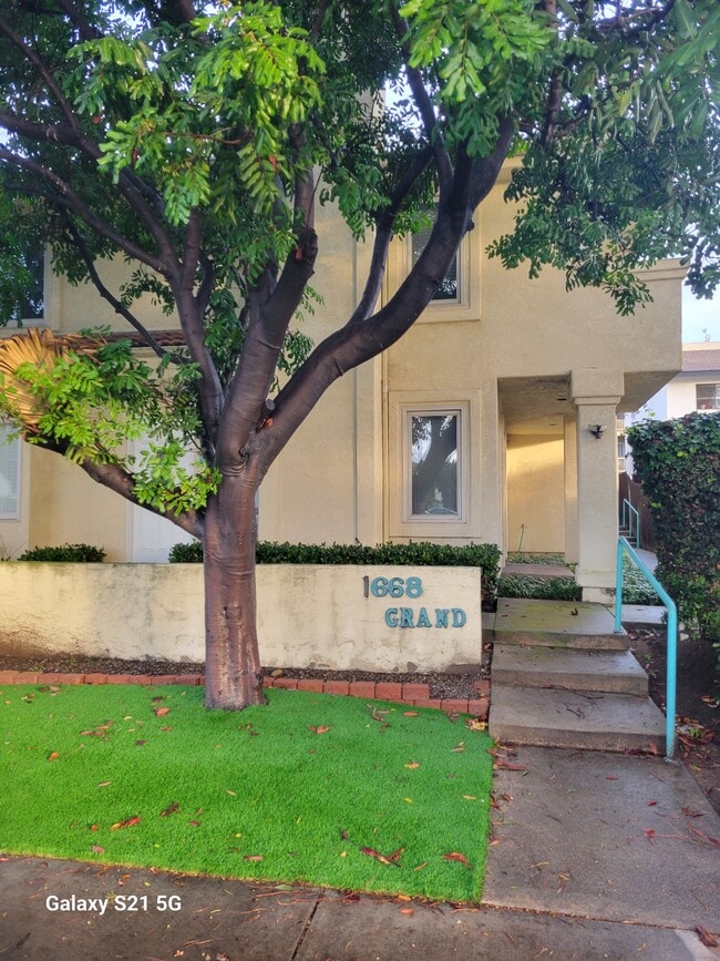 Building Photo - 1668 Grand Ave Rental