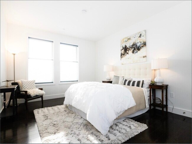 Photo - 2 W Sixth St Unit 208