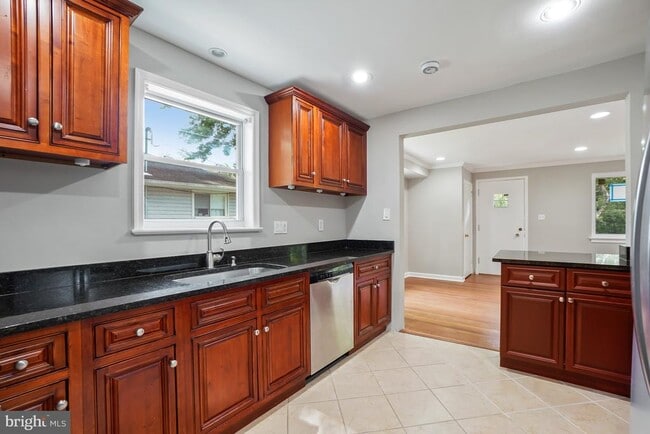 Photo - 10705 Lockridge Dr