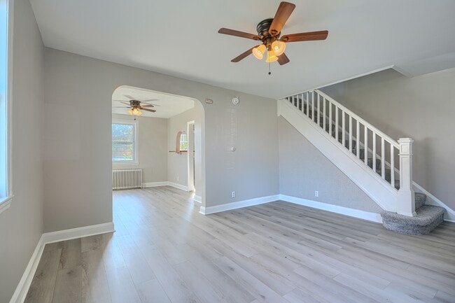 Photo - 401 52nd St
