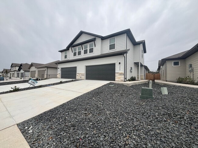 Photo - Want luxury living in the Far West ...Look no further...Amanda Park is it