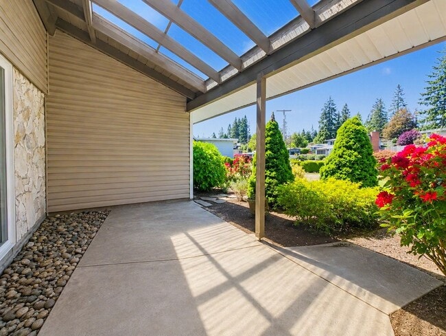 Photo - AVAILABLE JULY 20TH! Beautiful Views of Lake Sammamish, 5 bed/3 bath with Fully Fenced Yard
