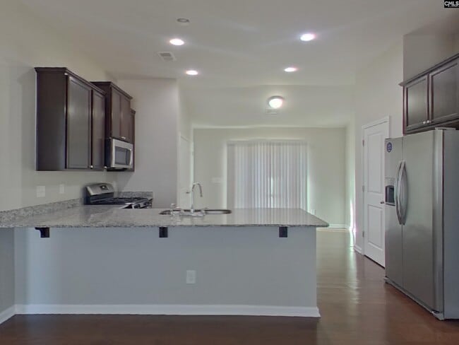 Photo - 474 Finch Ln