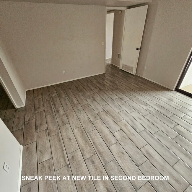 Building Photo - 850 S River Dr Unit 1018 Rental