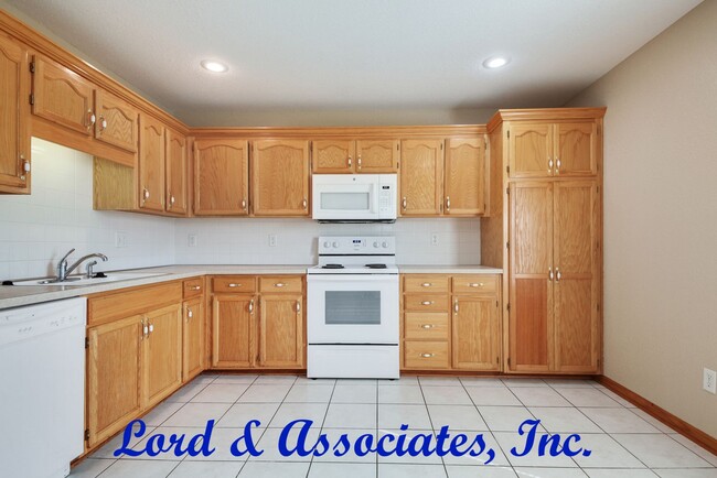 Photo - 2222 Thomas St