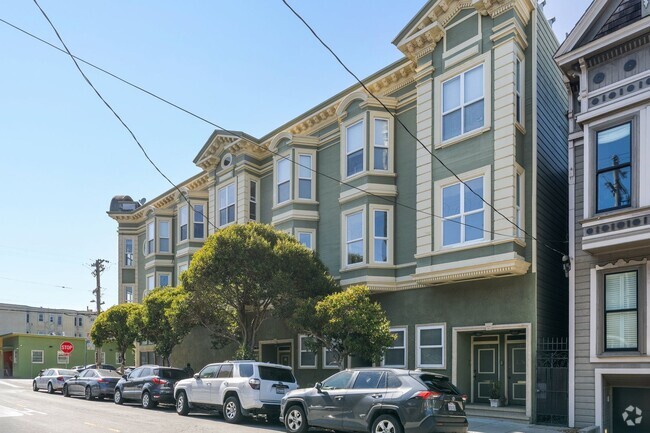 Building Photo - Bright pet friendly 3BR 2BTH with modern k... Unit 1474 Grove Street Rental