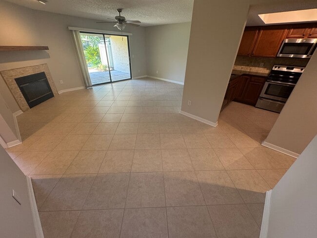 Photo - Spacious Two Bedroom Two Bath Condo in Pon...