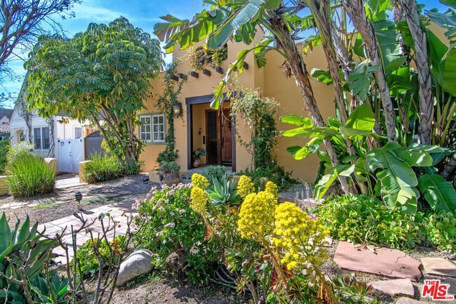 Photo - 543 N Las Palmas Ave