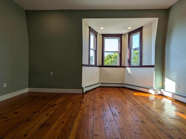 Building Photo - 260 Sidney St Unit 3L Rental