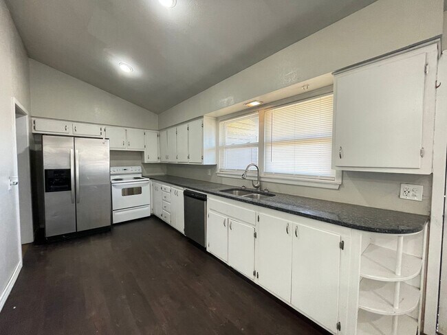 Photo - Pre-Leasing 4 bed 2 bath
