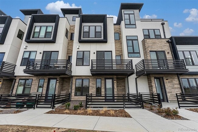Photo - 2323 Lakeshore Ln