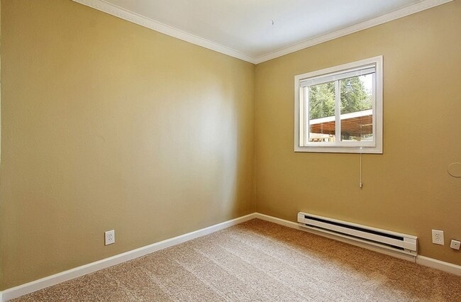 Photo - REST OF OCTOBER FREE >> Beautiful 4BR/2BA ...