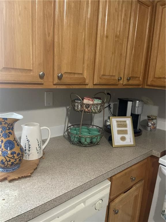 Photo - 2486 Claude St NW