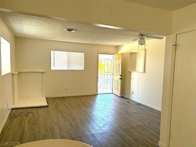 Photo - 4361 Laute Dr