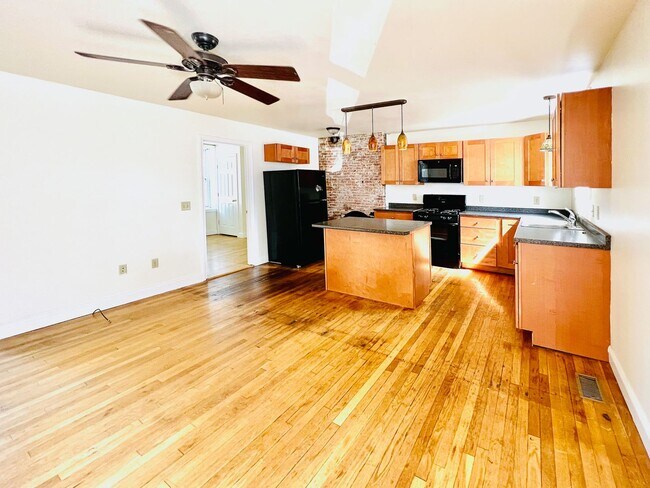 Photo - 46 King St Unit A