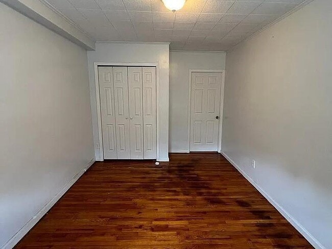 Building Photo - 2422 Wilson Ave