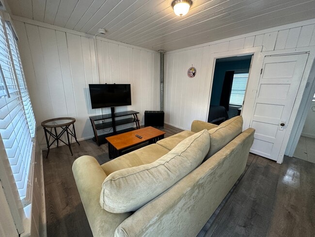 19 M St Unit 4