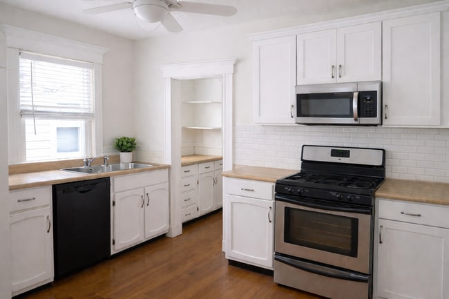 Kitchen - 748 Belmont St Unit 2