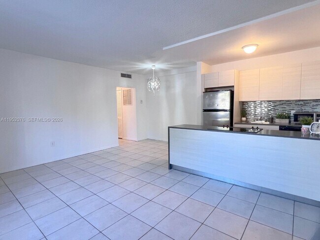 Photo - 2430 NE 135th St Unit 101