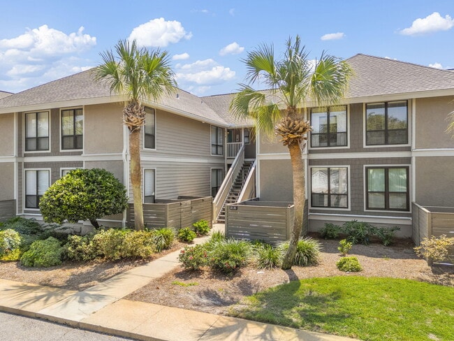 Photo - 913 Harbour Point Ln