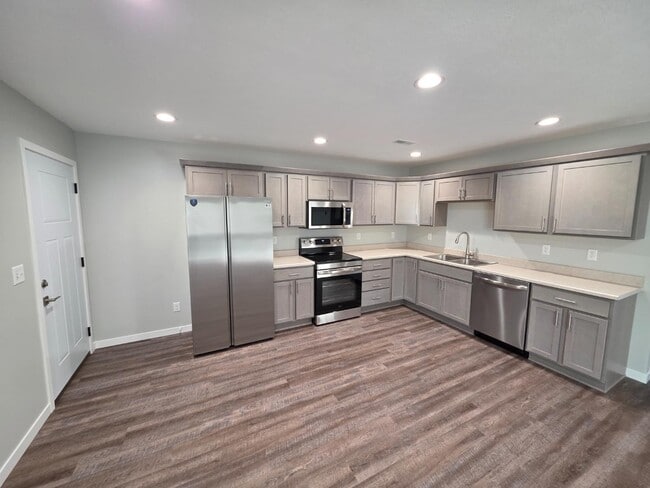 Photo - 2516 N Engleman Rd