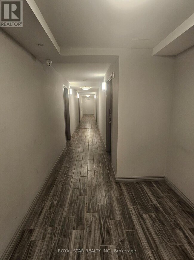 Photo - 275 Larch St Unité F411