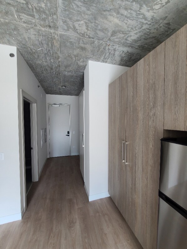 Photo - 216 W Chicago Ave