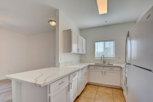 Photo - CLEAN, move in ready~GATED and super COMMUNITY!