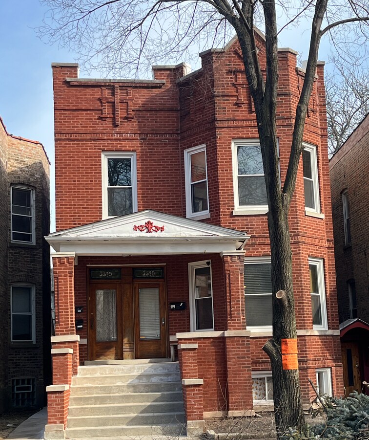 Photo - 3529 N Oakley Ave Unit #2