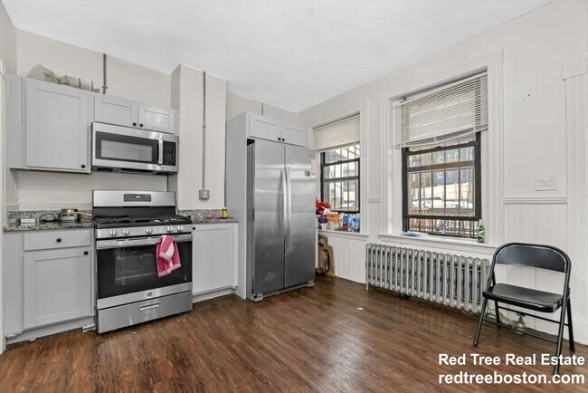 Photo - 866 Huntington Ave Unidad 3