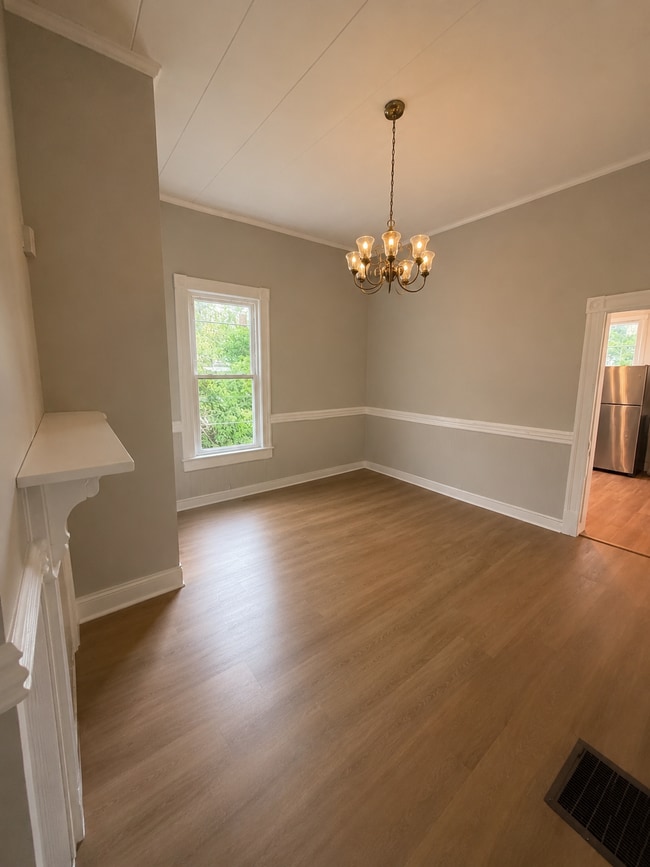 Photo - 4052 Mikado Ave