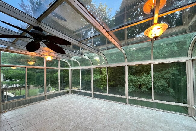 Photo - 305 Thames River Rd