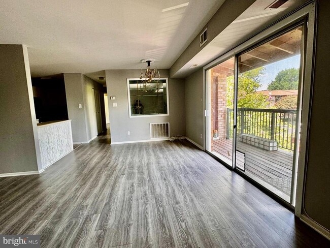 212 Locust St SE Unidad 111