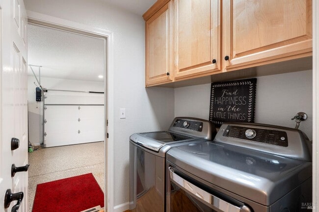 Photo - 1051 Stonebridge Dr