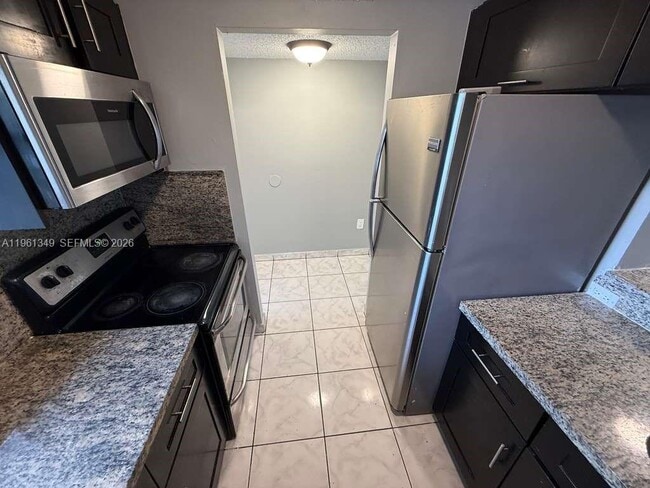 Photo - 2721 NW 23rd Ct Unit 4