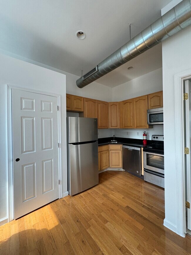 Photo - 1801 W Master St