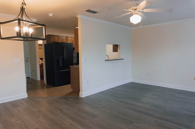 Photo - 750 Majestic Dr