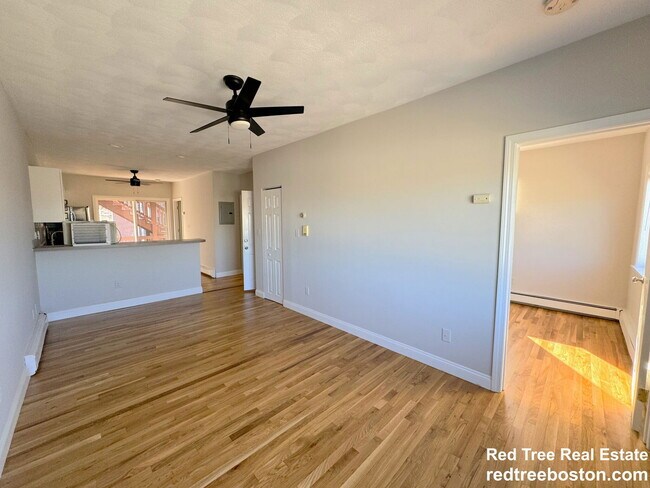 Photo - 345 Border St Unit U2