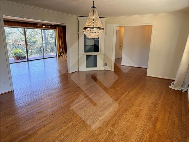 Photo - 140 Spring Dr