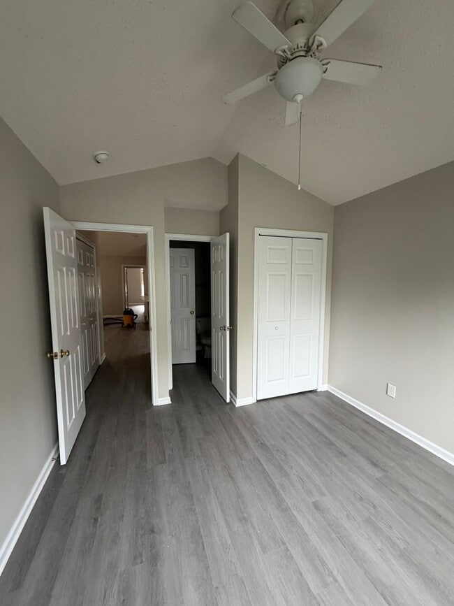 Photo - 2br/2ba Paddock Place Apartment