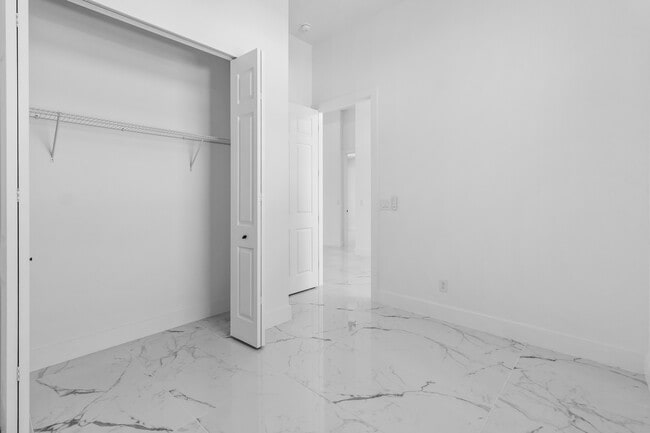 Photo - 106 NE 23rd St