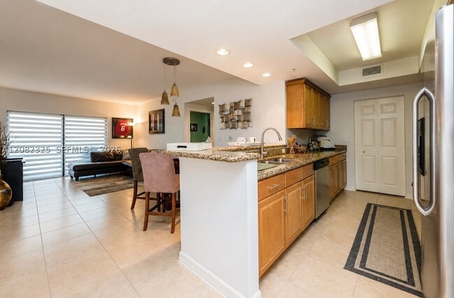 3530 SW 22nd St Unit 714
